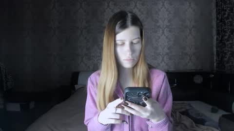 Lili online show from November 8, 11:13 am