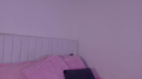 zoe ross online show from June 11, 12:32 am