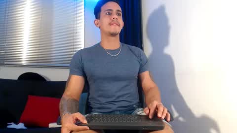 Moises Paez online show from January 6, 1:53 am