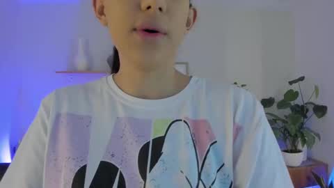 M o L l i E  online show from March 3, 12:17 pm