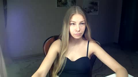 Snapshot of molli_and_tom chatting on October 11, 3:26 pm Bitcoin 1P8NuZxsaNsQTx7wJJJ7Ao1mic4nvJPVLC online show from October 11, 3:26 pm