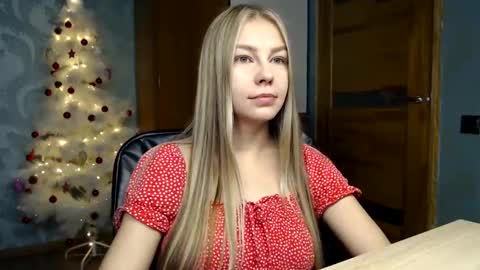 Snapshot of molli_and_tom chatting on January 10, 5:24 pm Bitcoin 1P8NuZxsaNsQTx7wJJJ7Ao1mic4nvJPVLC online show from January 10, 5:24 pm