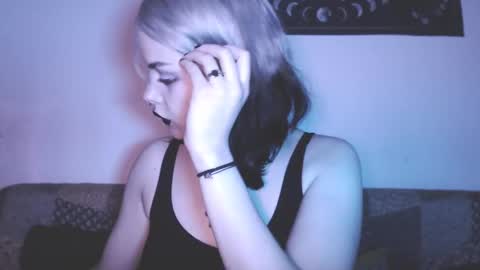 Molly Crow online show from February 15, 1:10 am