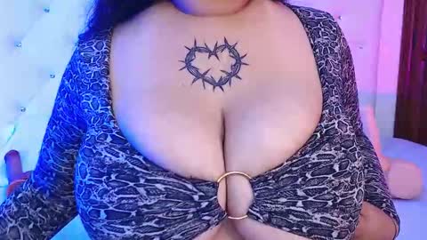 molly_curvyhot online show from October 23, 2:29 pm