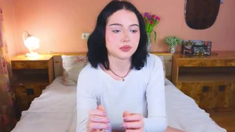 molly_millerr online show from March 9, 4:00 pm
