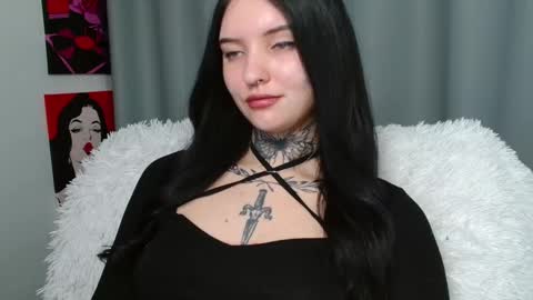 Lina online show from March 3, 5:20 pm