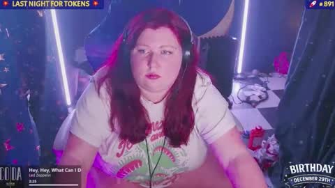 molly_moons online show from December 1, 4:43 am