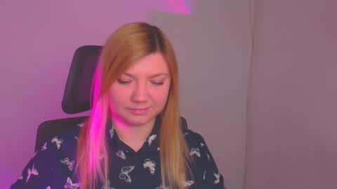 Snapshot of molly_moree chatting on January 20, 12:39 pm Molly online show from January 20, 12:39 pm