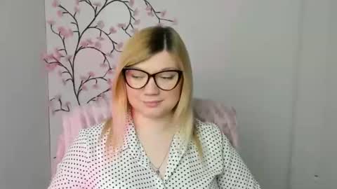 Molly online show from March 4, 12:46 pm