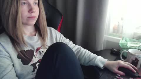 Snapshot of molly_royse chatting on October 20, 10:53 am I have new photos come and see with love Molly online show from October 20, 10:53 am