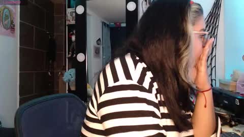 Molly online show from October 1, 6:56 am