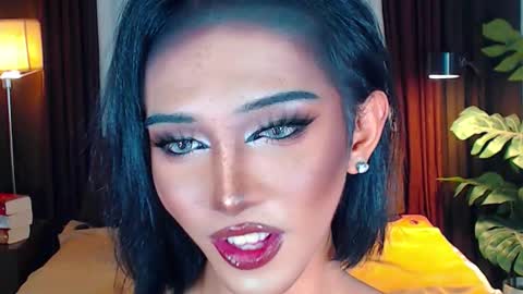 Molly online show from December 5, 3:39 am