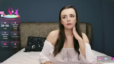 Molly online show from November 27, 9:33 pm