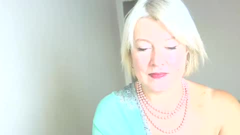 Mollyjoyq online show from July 28, 6:20 pm