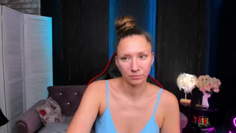 hi im Molly heregreat boobs big heart  warm pussy  online show from November 28, 1:46 am