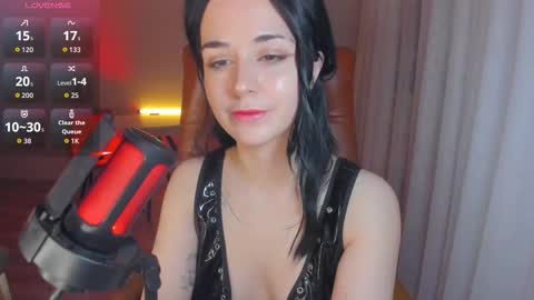 Snapshot of mollyposh chatting on October 21, 6:33 pm Molly online show from October 21, 6:33 pm