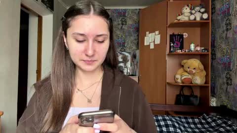 Molly online show from June 7, 8:19 am