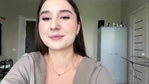 Molly online show from June 13, 9:09 am
