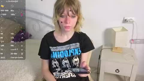 mollysally online show from June 16, 4:16 am