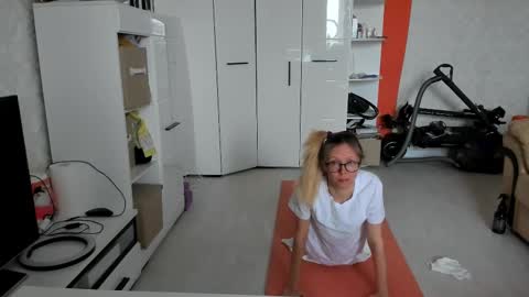 AngelMomm online show from March 6, 5:46 am