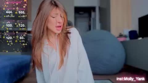 Molly online show from November 8, 9:45 am