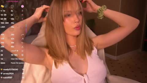 mollyymayy online show from June 7, 3:11 am