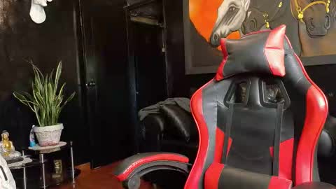 Molotov online show from February 2, 12:30 am