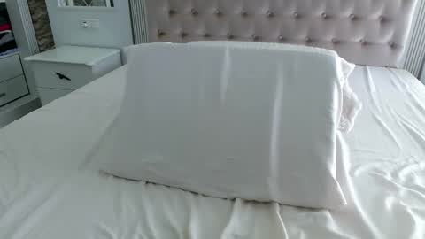 Amy online show from September 14, 11:00 am