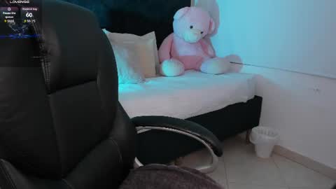Momo  online show from June 13, 5:07 am