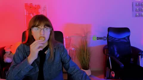 Mona  online show from January 11, 8:04 pm