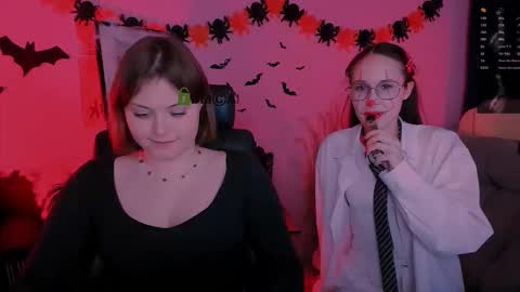 Mona  online show from October 22, 8:10 pm