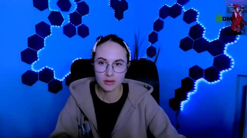 Mona  online show from February 14, 9:06 pm