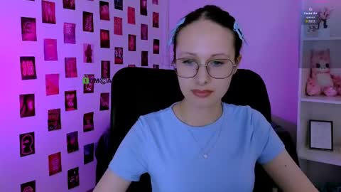 Mona  online show from July 28, 7:39 pm