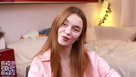 Snapshot of monabrickell chatting on October 9, 7:41 pm Mona online show from October 9, 7:41 pm
