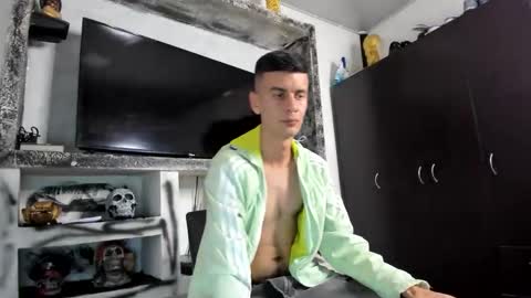 nicolas online show from March 22, 2:15 am