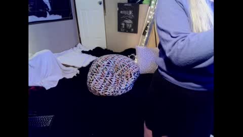 Snapshot of monica_lily chatting on January 3, 3:44 pm Monica online show from January 3, 3:44 pm