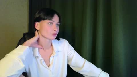 monicapeach_ online show from September 17, 7:17 pm