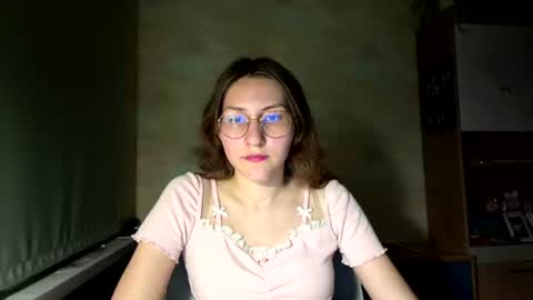 Mia online show from June 11, 6:50 pm