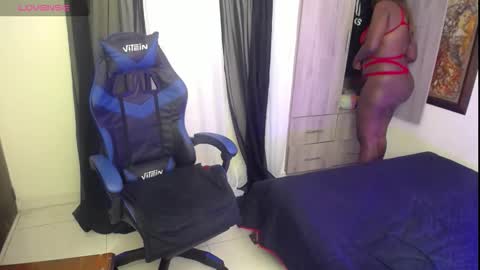 monique78854192 online show from October 30, 2:50 pm