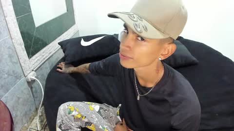 monkeyd_66 online show from February 2, 9:29 am