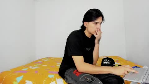 monky_0002 online show from May 19, 8:16 pm