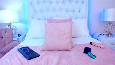 MonserratPeter online show from December 5, 4:04 am