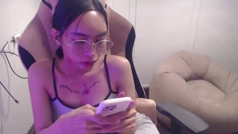 Snapshot of monstercockselfsuck chatting on January 24, 2:08 pm ELYSE A SIMPLE GIRL online show from January 24, 2:08 pm