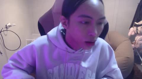 Snapshot of monstercockselfsuck chatting on January 3, 10:09 am ELYSE A SIMPLE GIRL online show from January 3, 10:09 am