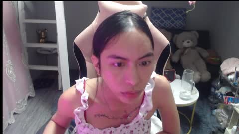 ELYSE A SIMPLE GIRL online show from April 4, 12:12 pm