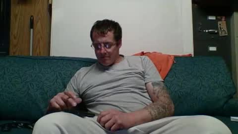 monsterjosh84 online show from April 22, 4:08 am