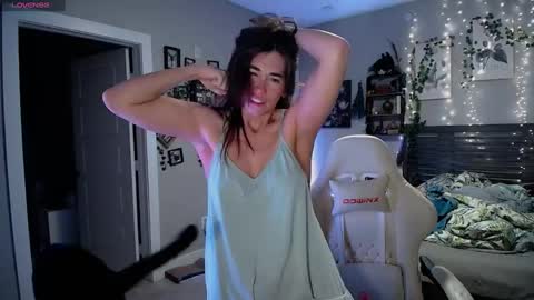 Lydia Mooney online show from March 1, 1:11 am