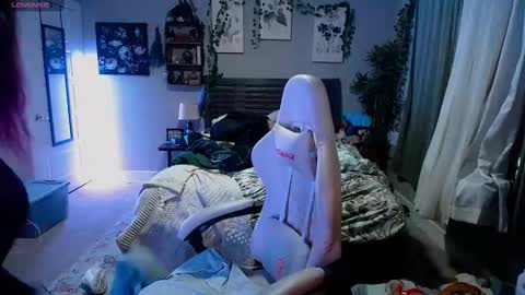 Lydia Mooney online show from March 5, 12:59 am