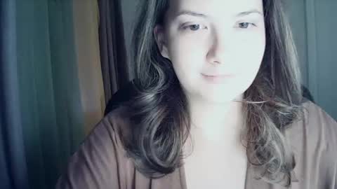 moodiemira online show from November 21, 7:01 pm