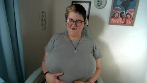 Moo Jay online show from December 15, 11:56 pm